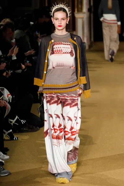 Look 5